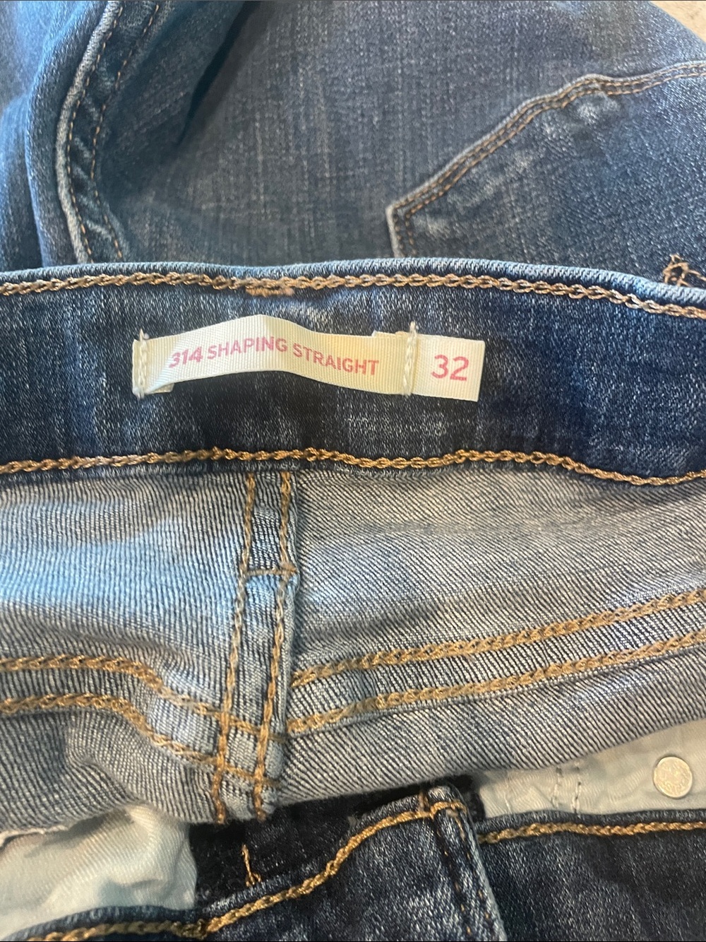 Womens Levi's Dark Blue Straight-Leg Jeans Sz 14 l 30 - Picture 3 of 5